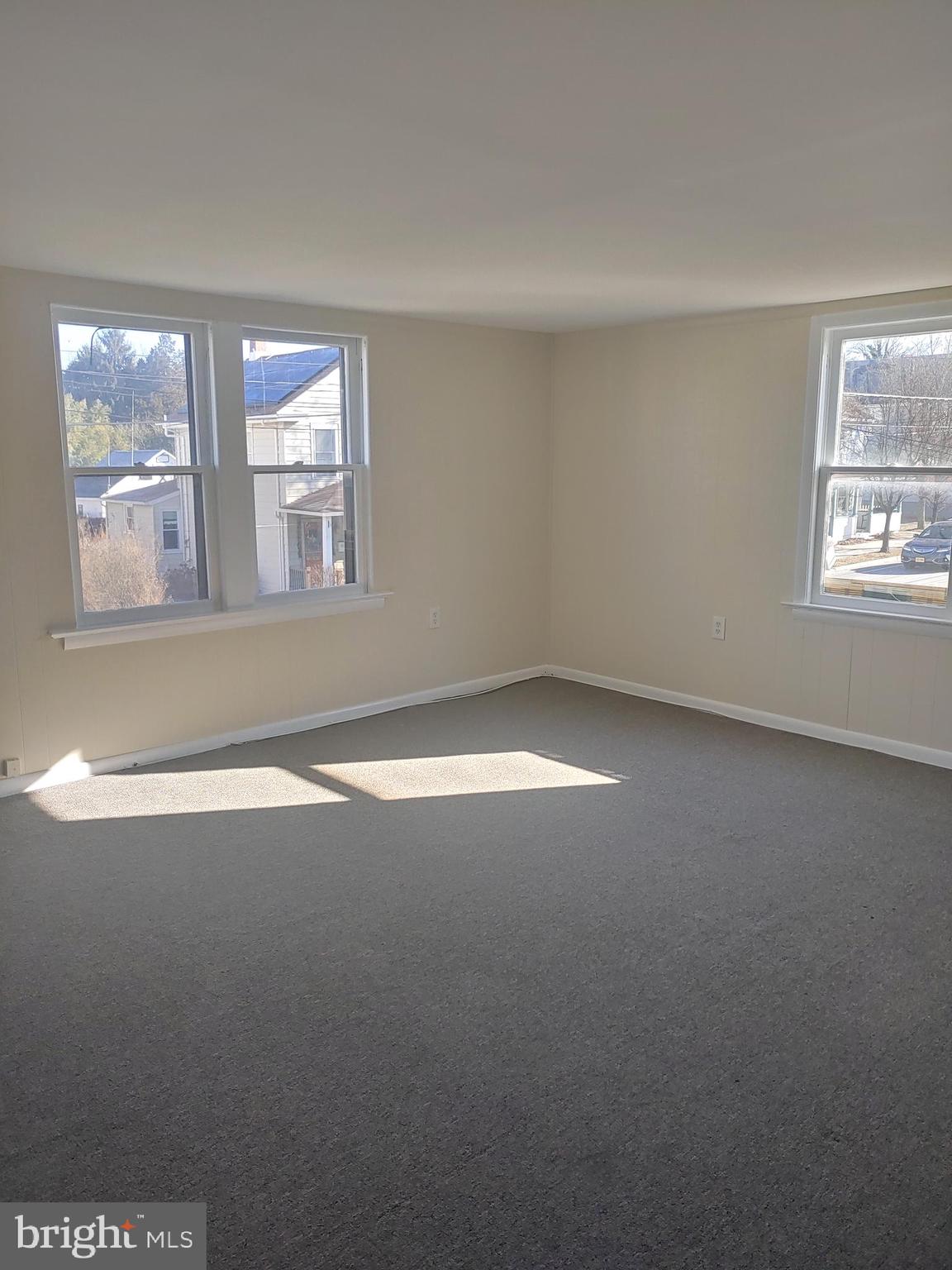 115 MANTUA BOULEVARD