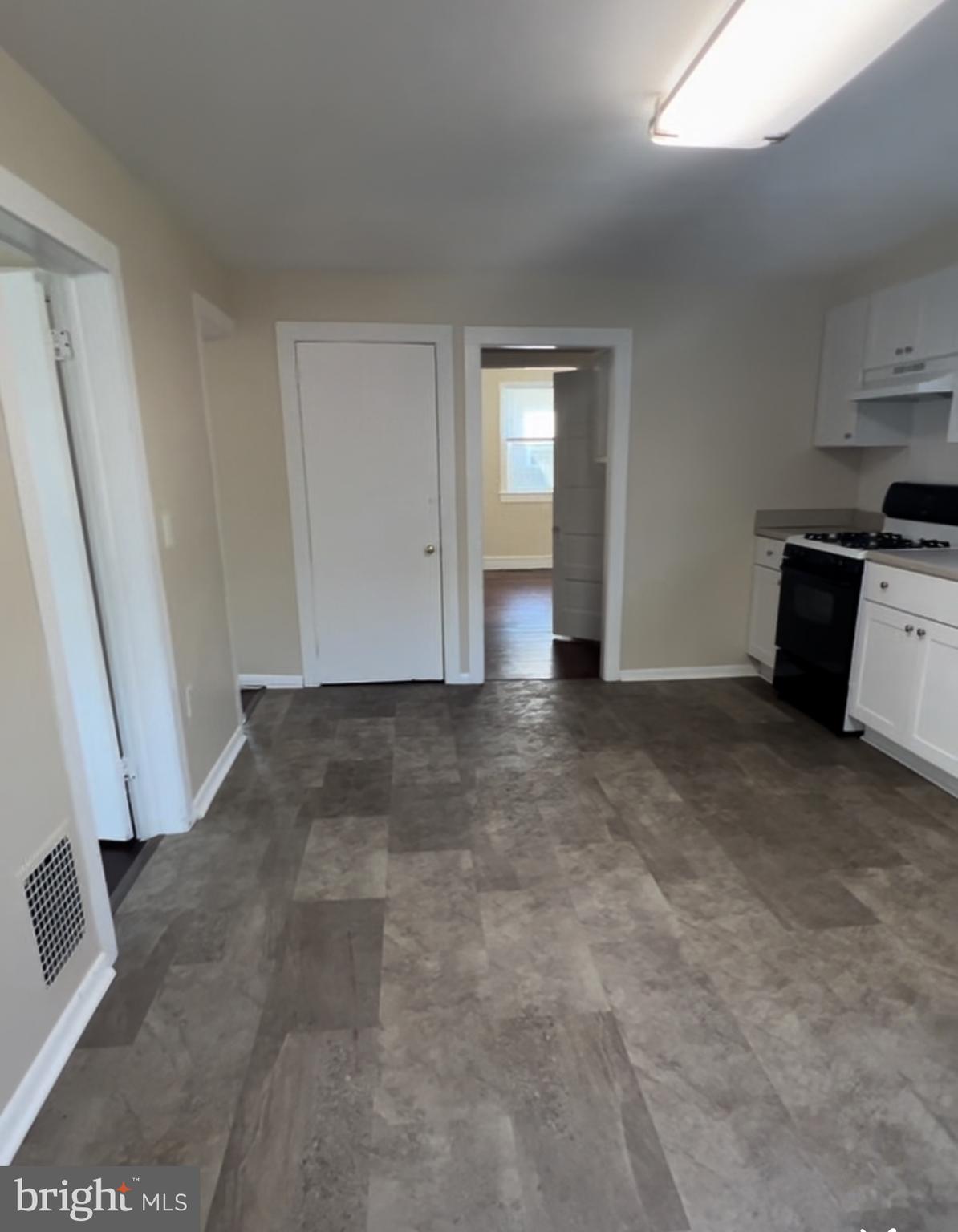 115 MANTUA BOULEVARD