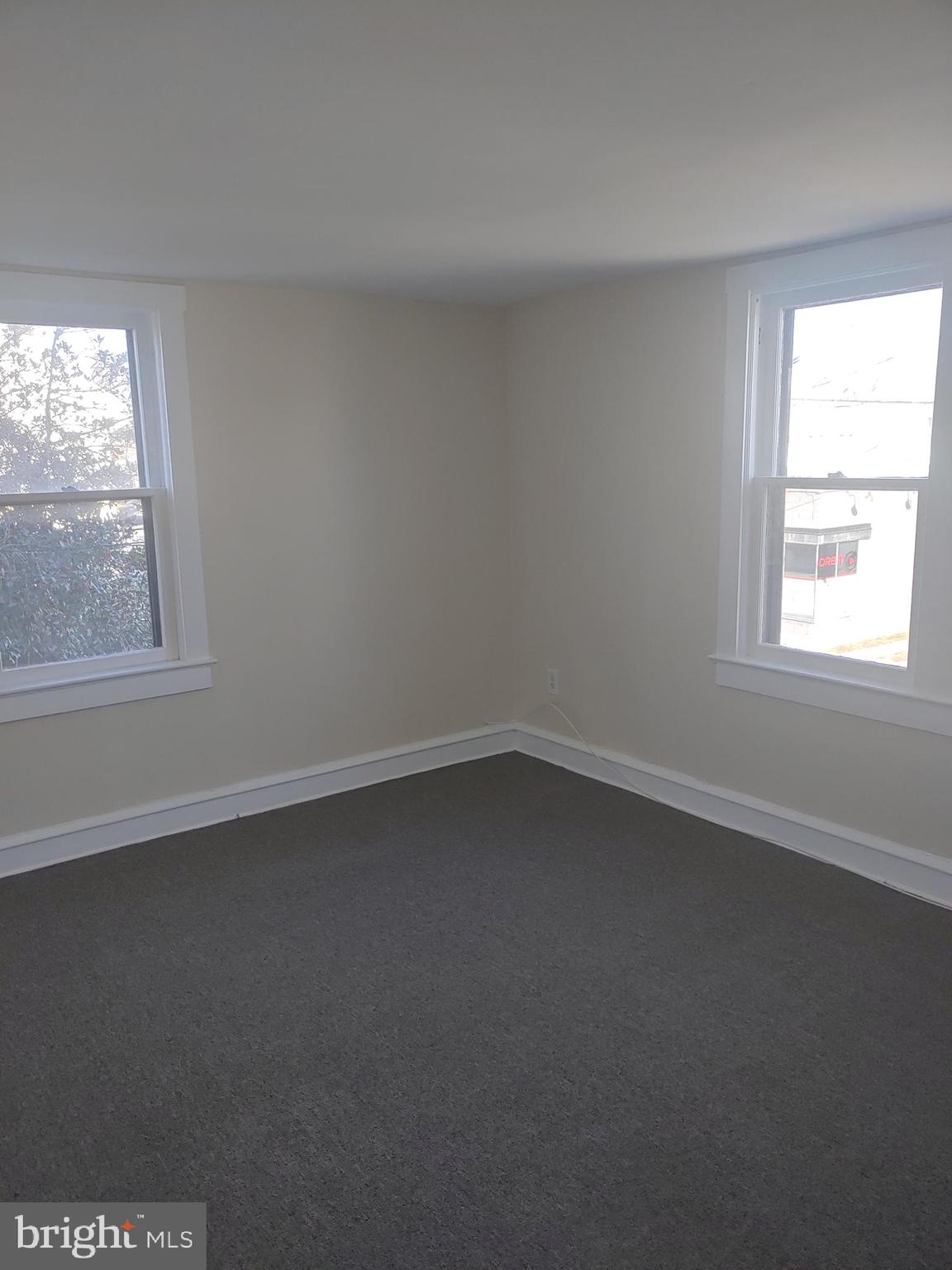 115 MANTUA BOULEVARD