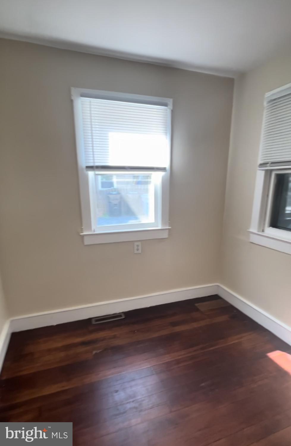 115 MANTUA BOULEVARD