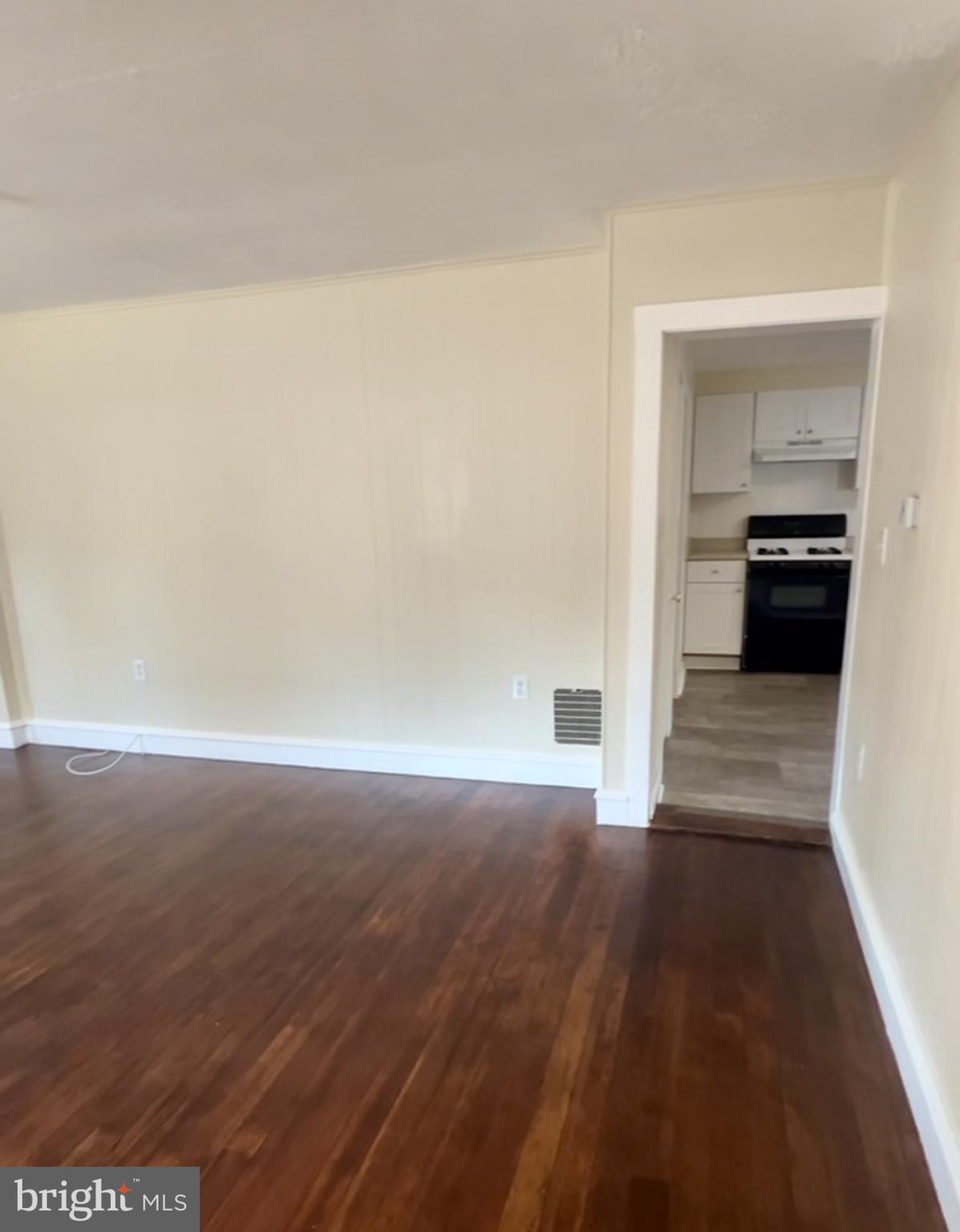 115 MANTUA BOULEVARD