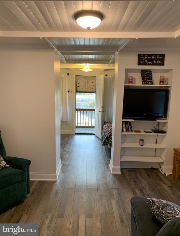 15 HIGGINSVILLE LANE