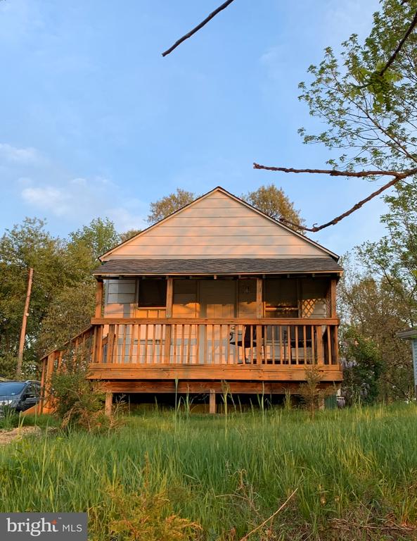 15 HIGGINSVILLE LANE