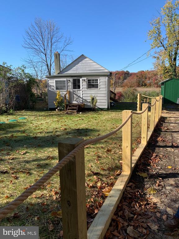 15 HIGGINSVILLE LANE