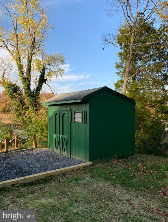 15 HIGGINSVILLE LANE