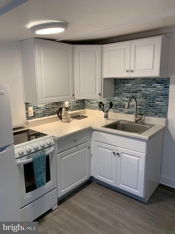 15 HIGGINSVILLE LANE