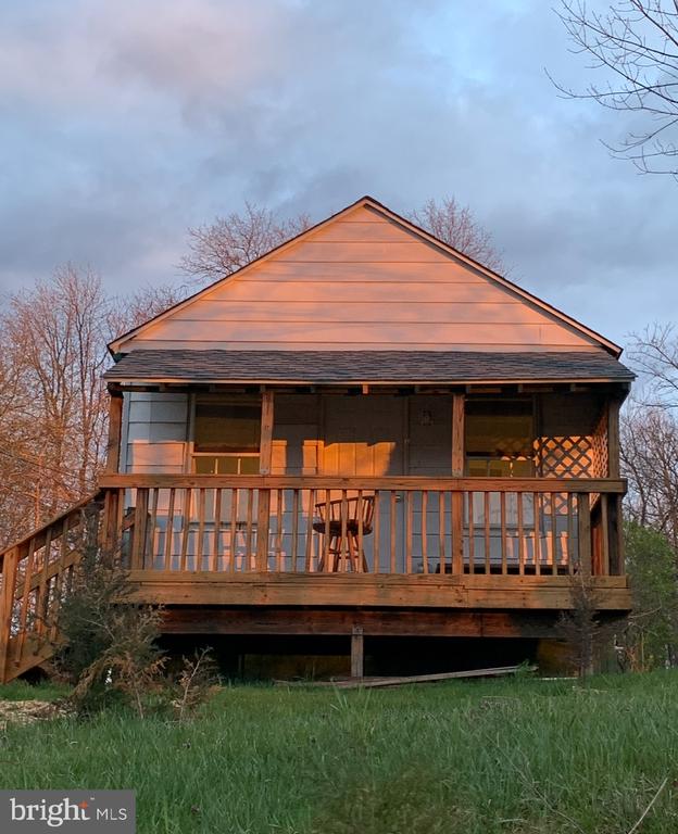 15 HIGGINSVILLE LANE