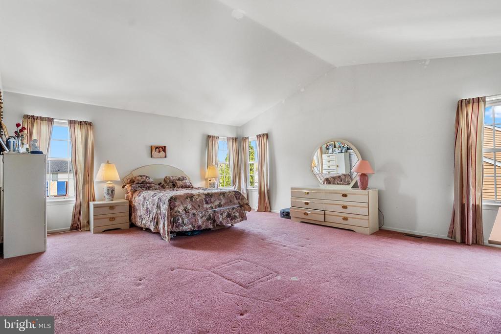 10 Winfield Cir