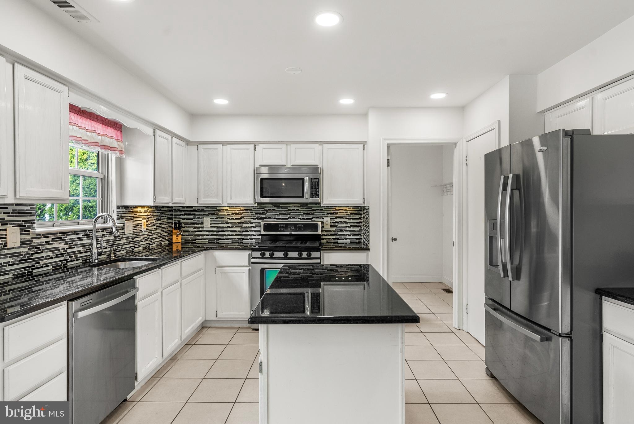 10 Winfield Cir