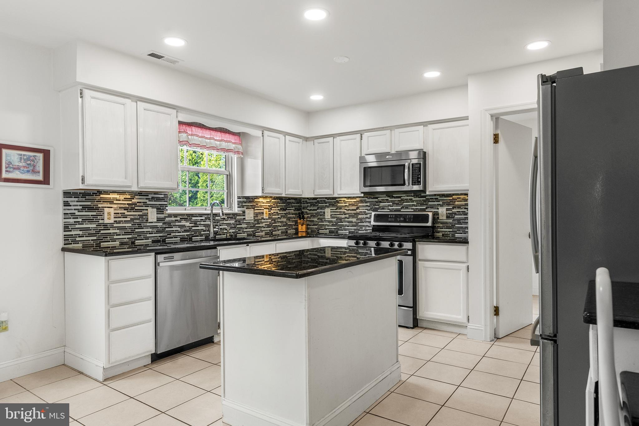 10 Winfield Cir