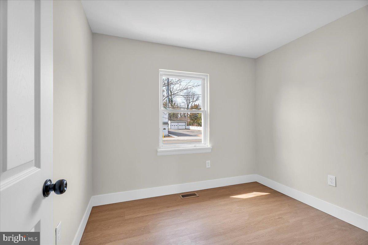 6 W COHAWKIN ROAD