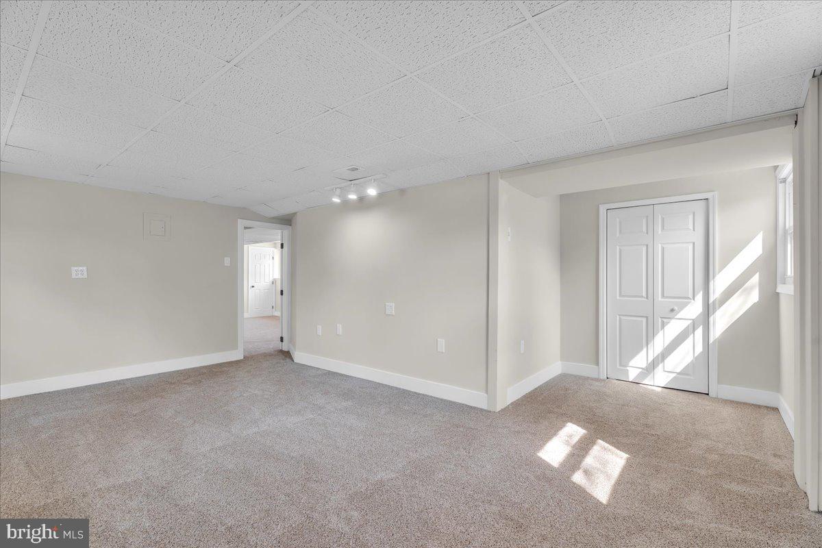 6 W COHAWKIN ROAD
