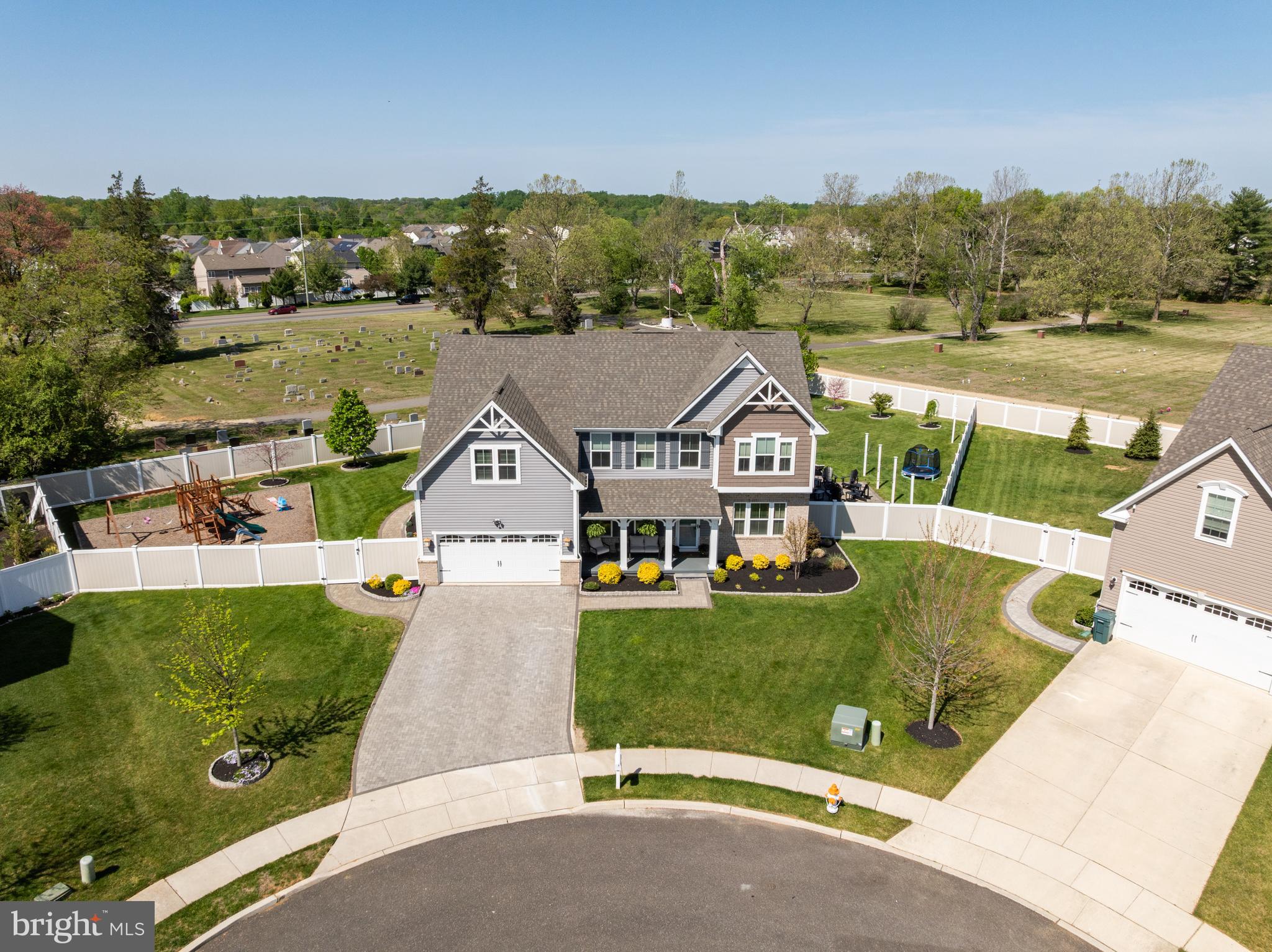 307 Meadowview Ct