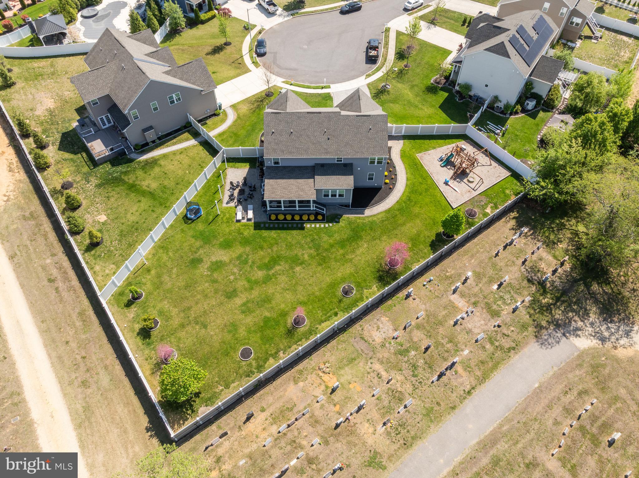 307 Meadowview Ct