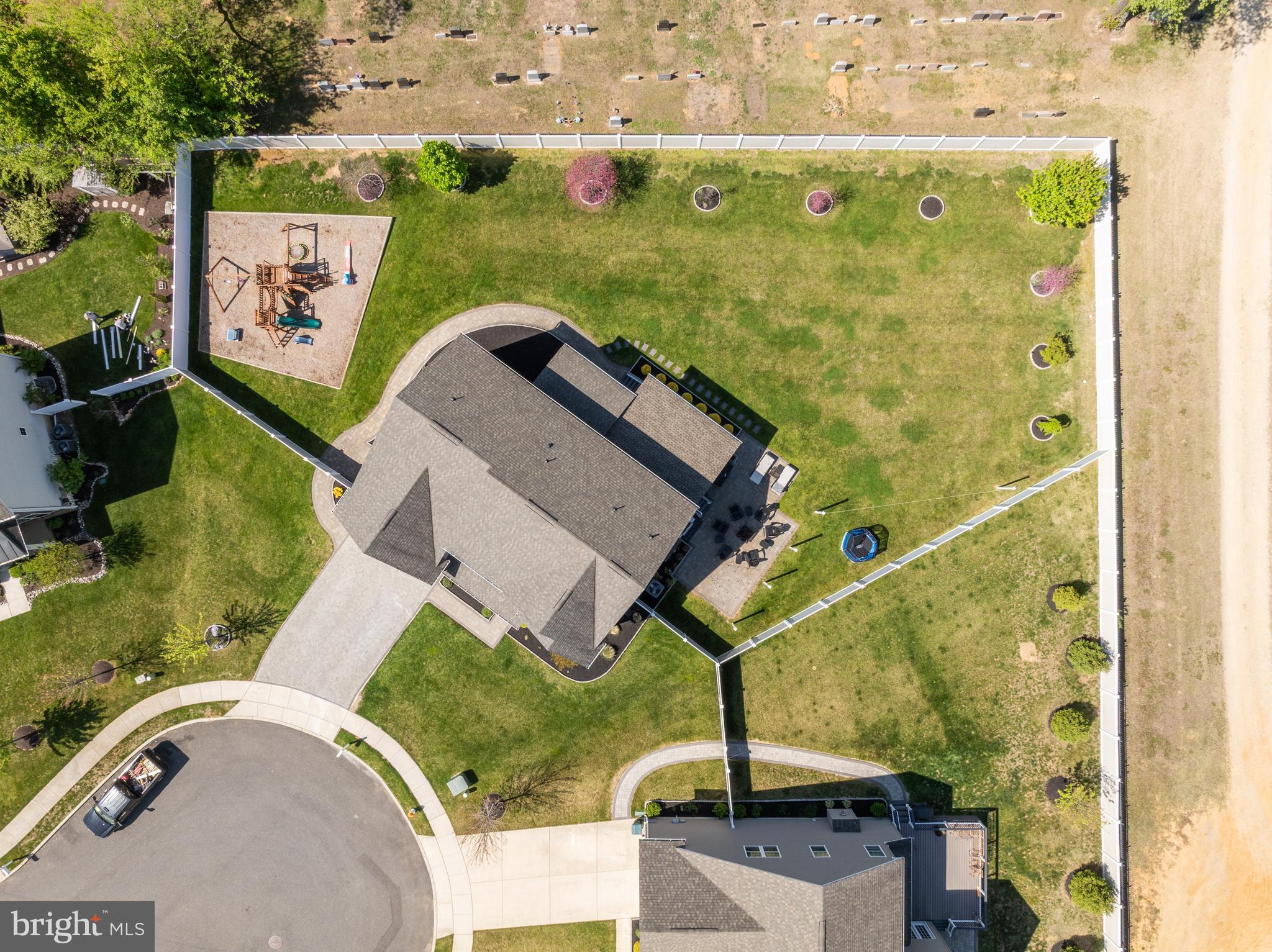 307 Meadowview Ct