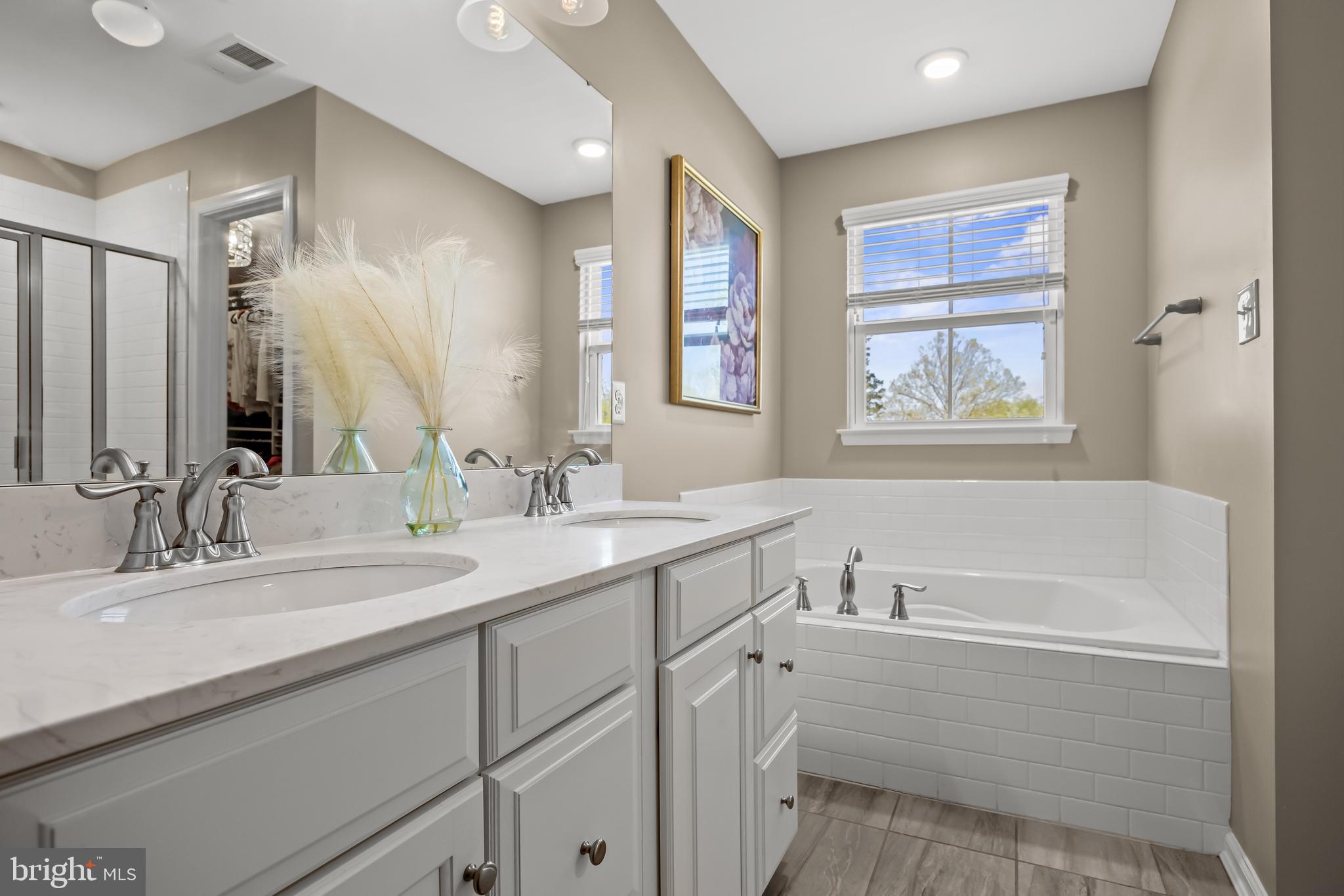 307 Meadowview Ct
