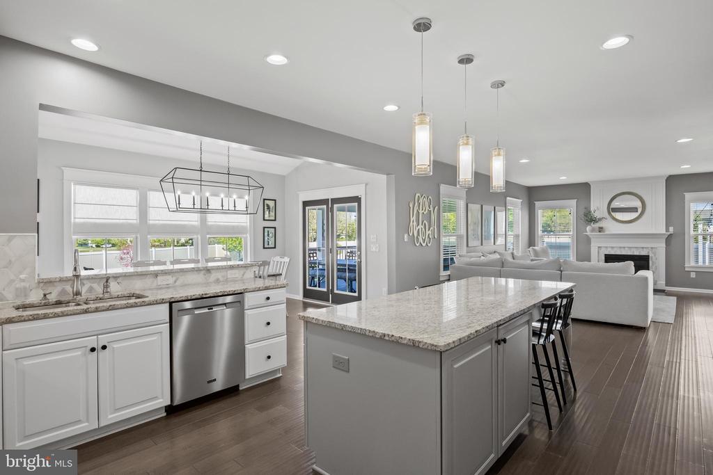 307 Meadowview Ct
