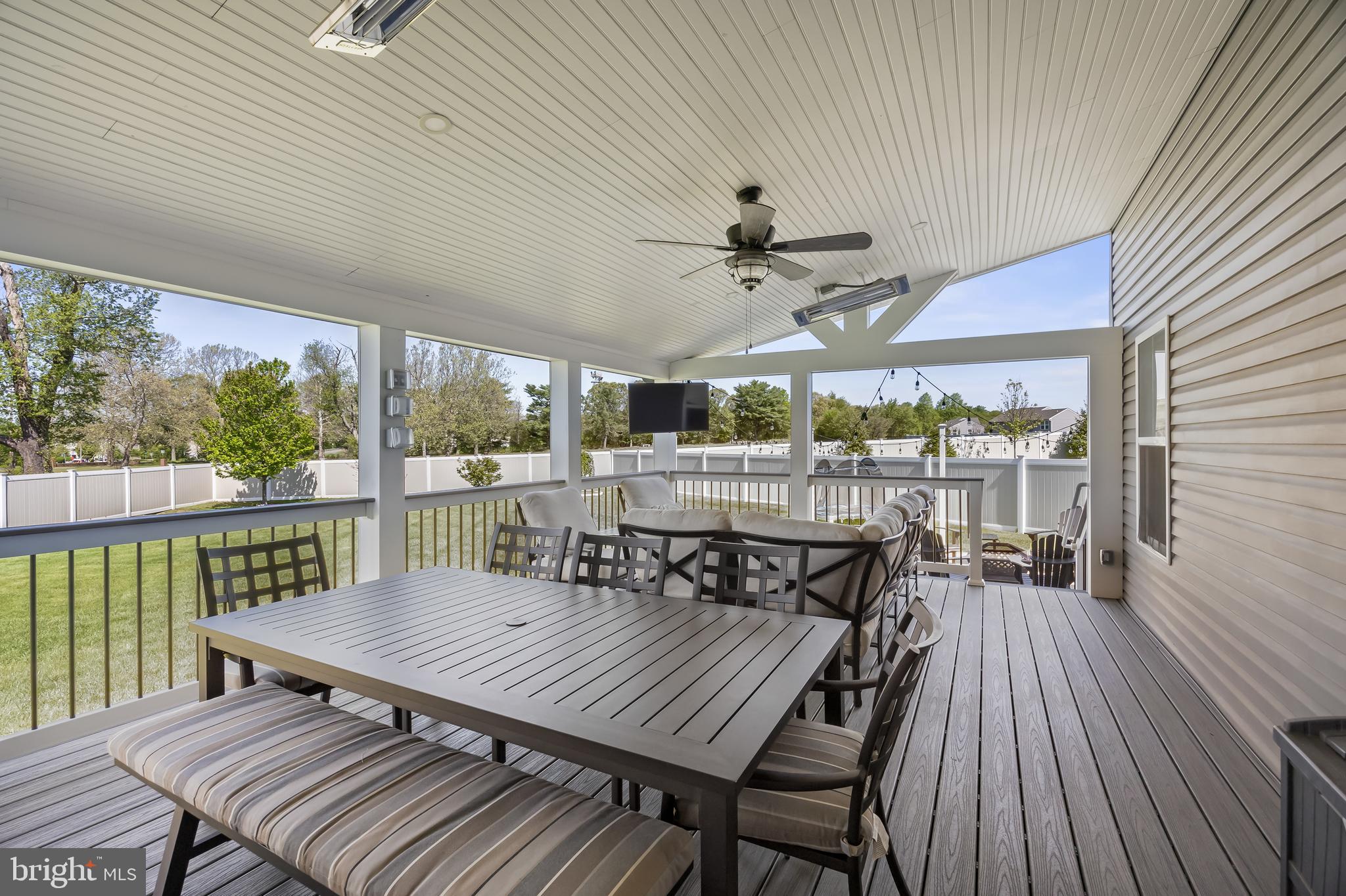 307 Meadowview Ct