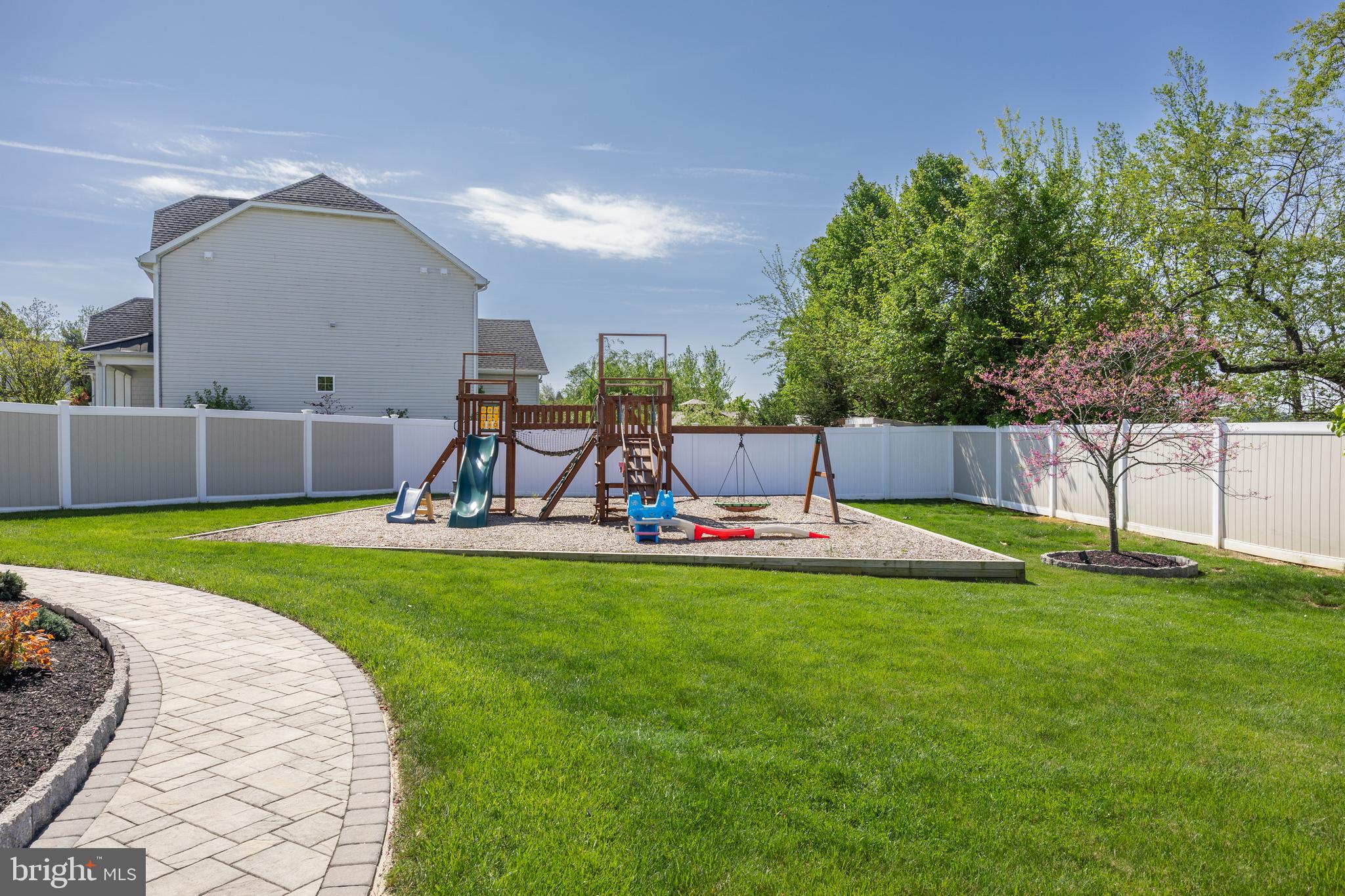 307 Meadowview Ct
