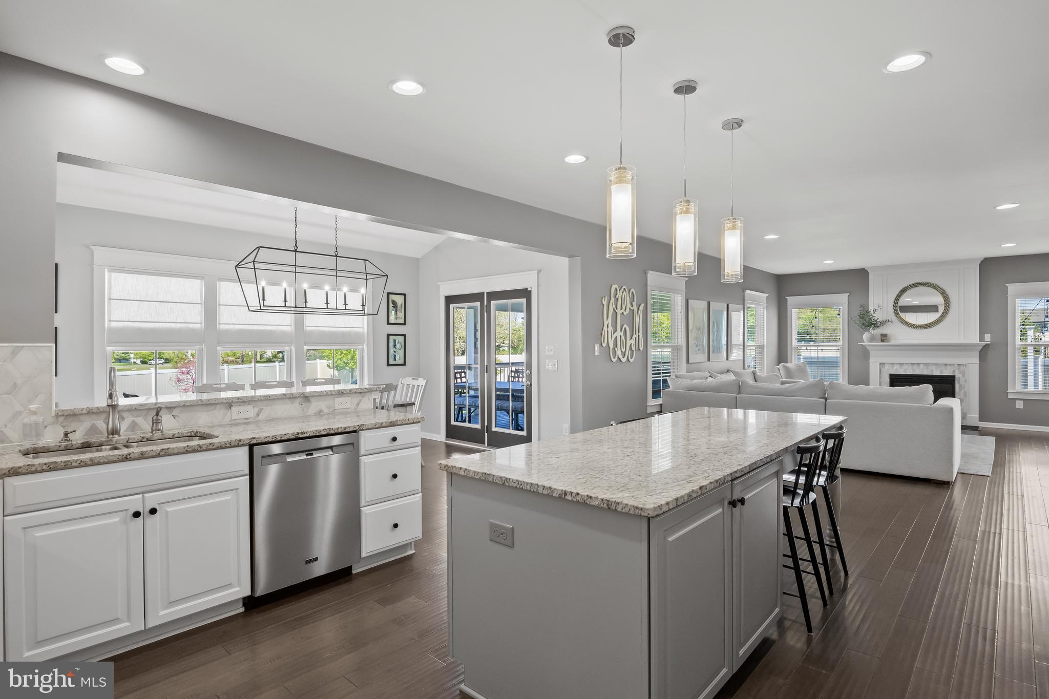 307 Meadowview Ct