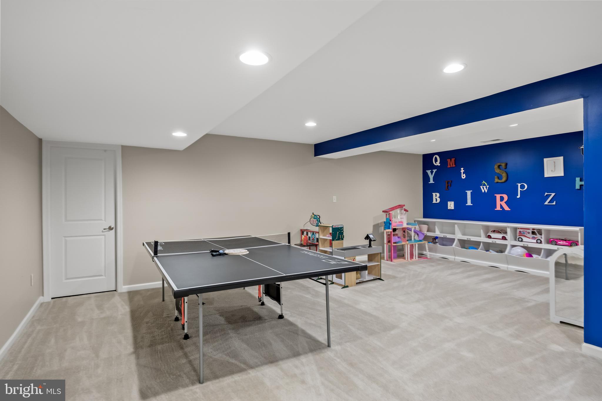307 Meadowview Ct