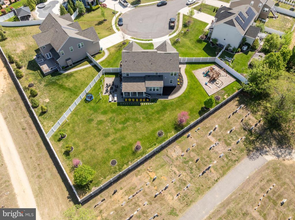 307 Meadowview Ct