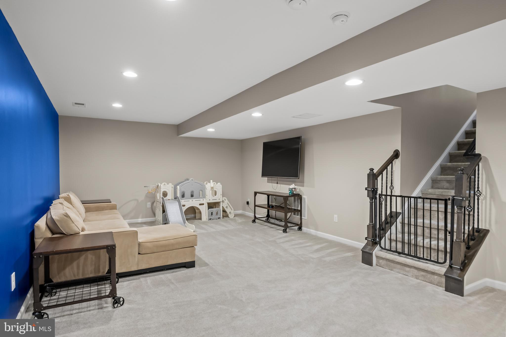 307 Meadowview Ct