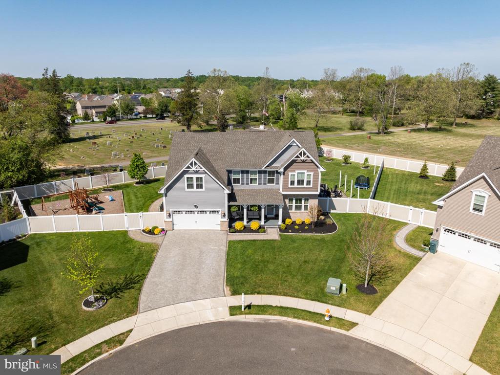 307 Meadowview Ct
