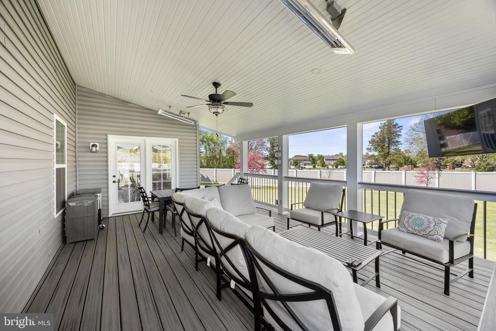 307 Meadowview Ct