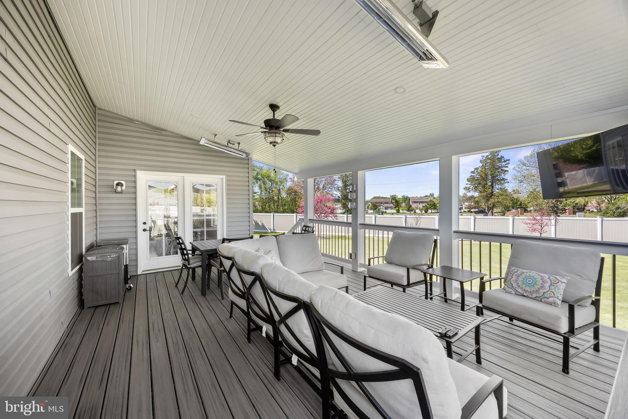 307 Meadowview Ct