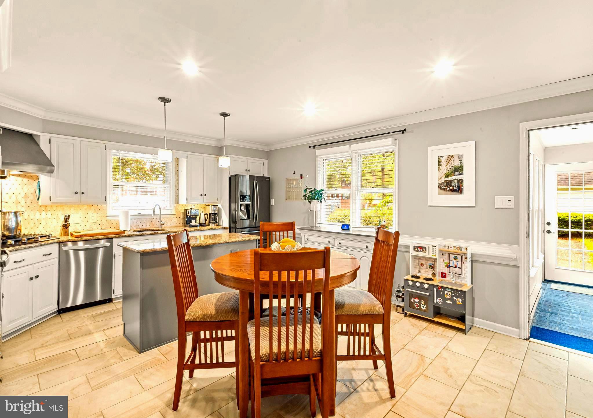 94 N WOODLAND AVENUE