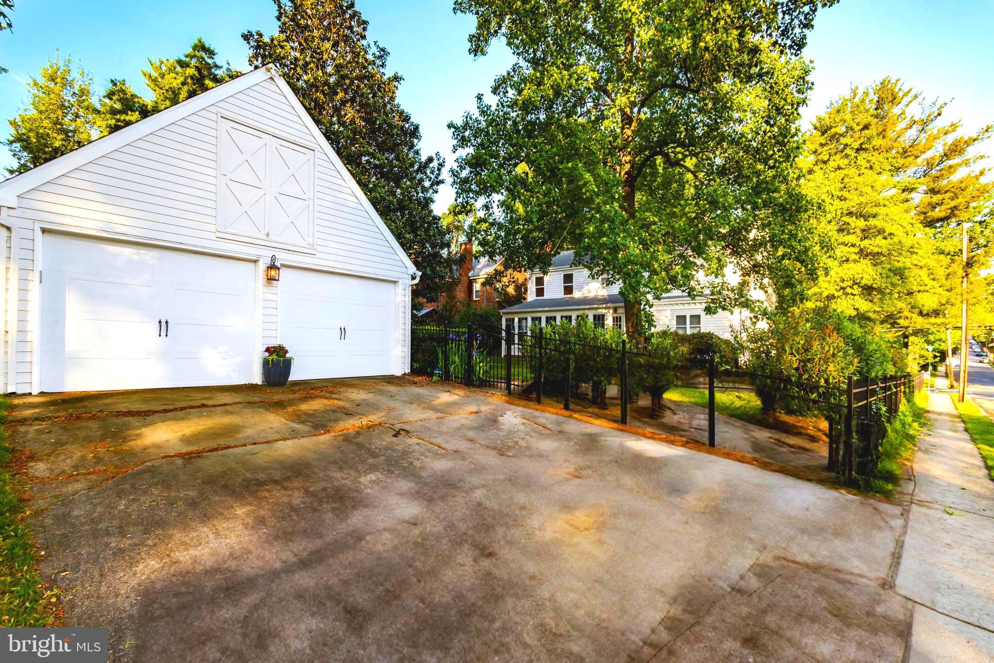 94 N WOODLAND AVENUE