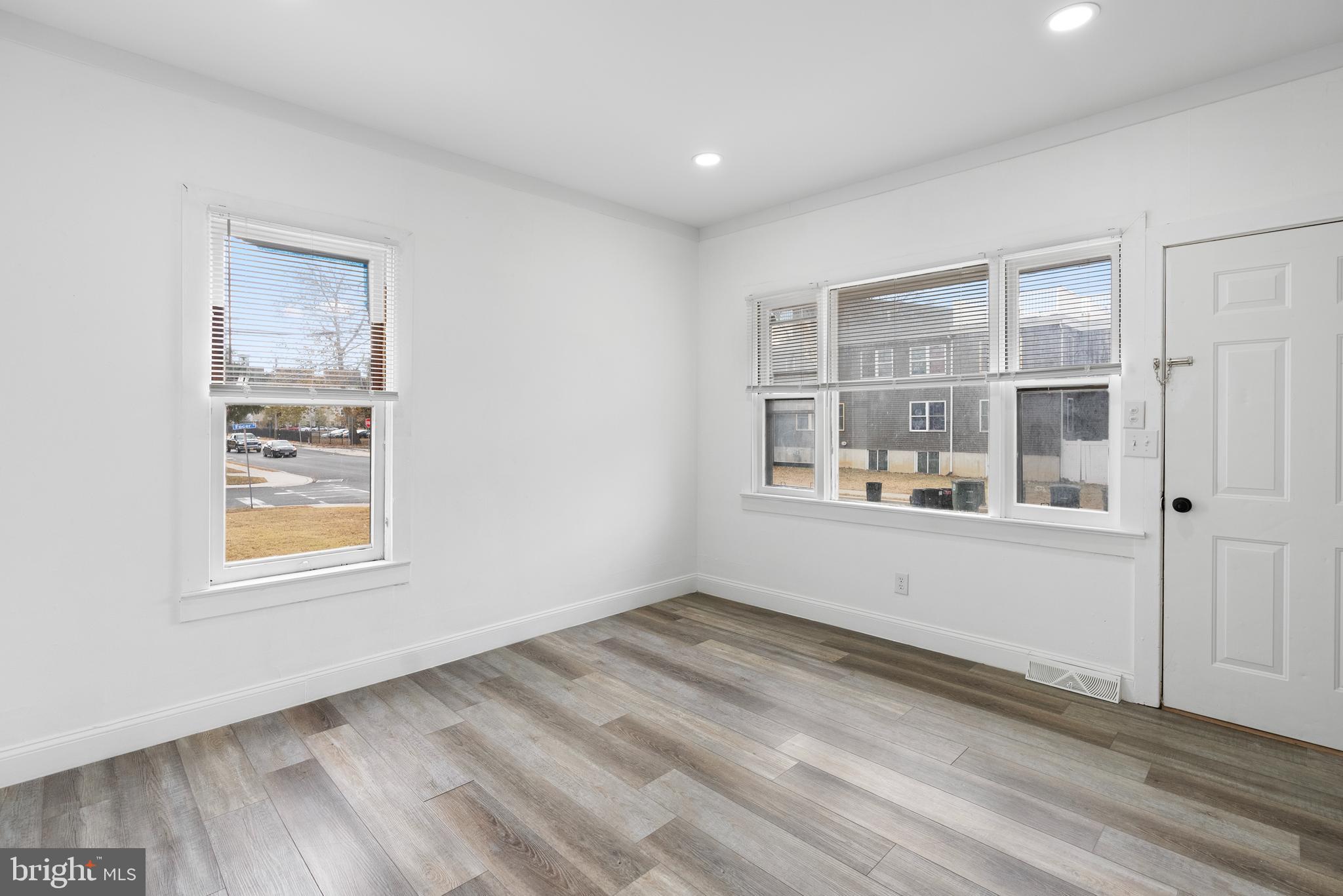 302 N MAIN ST #3