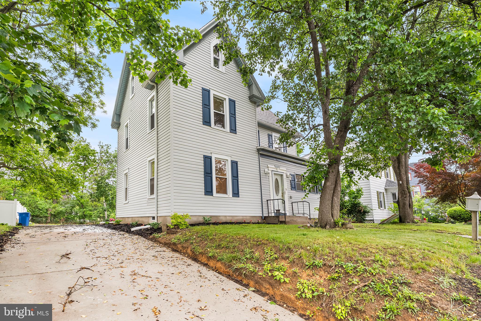 131 W CLINTON STREET