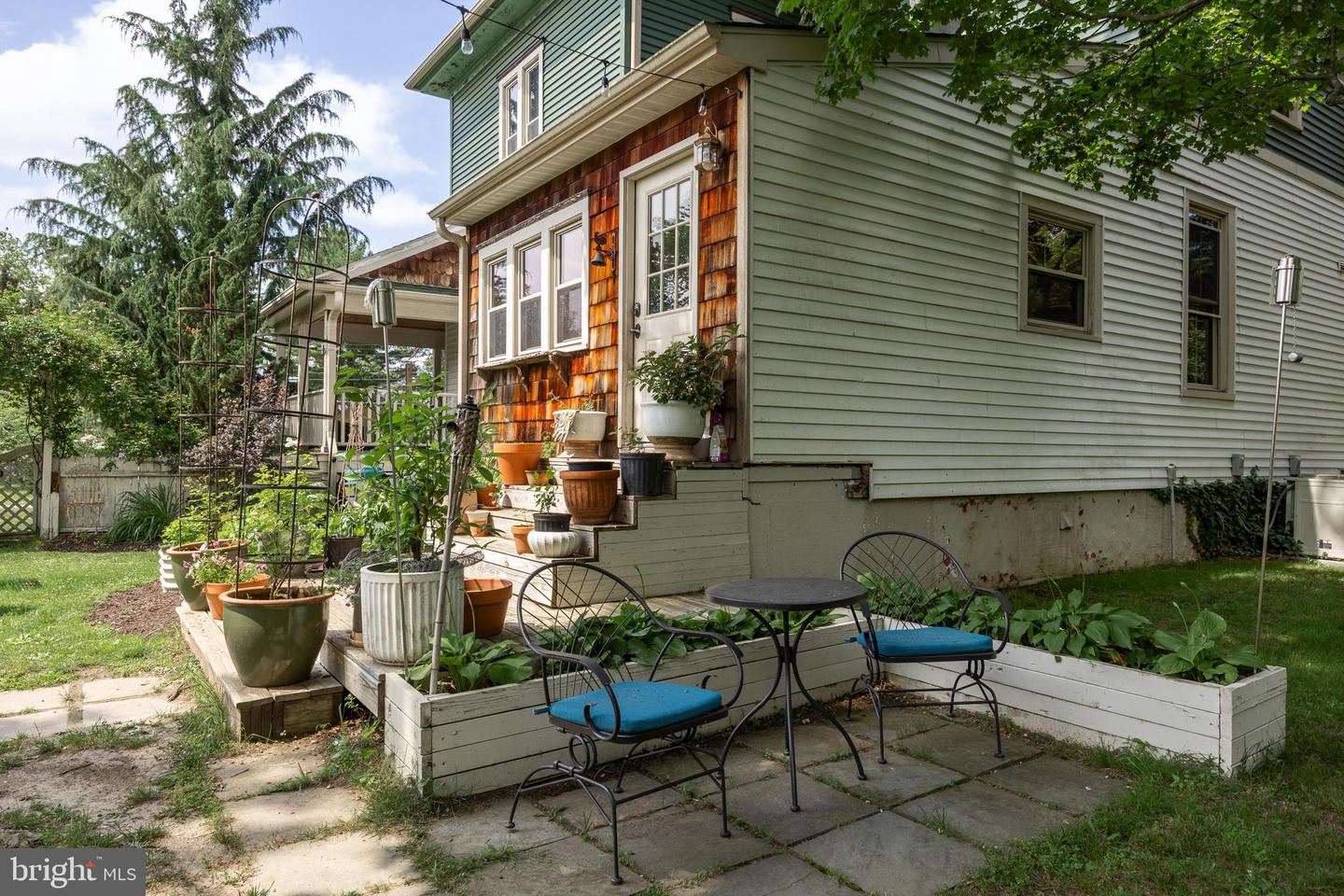 101 Warren Ave