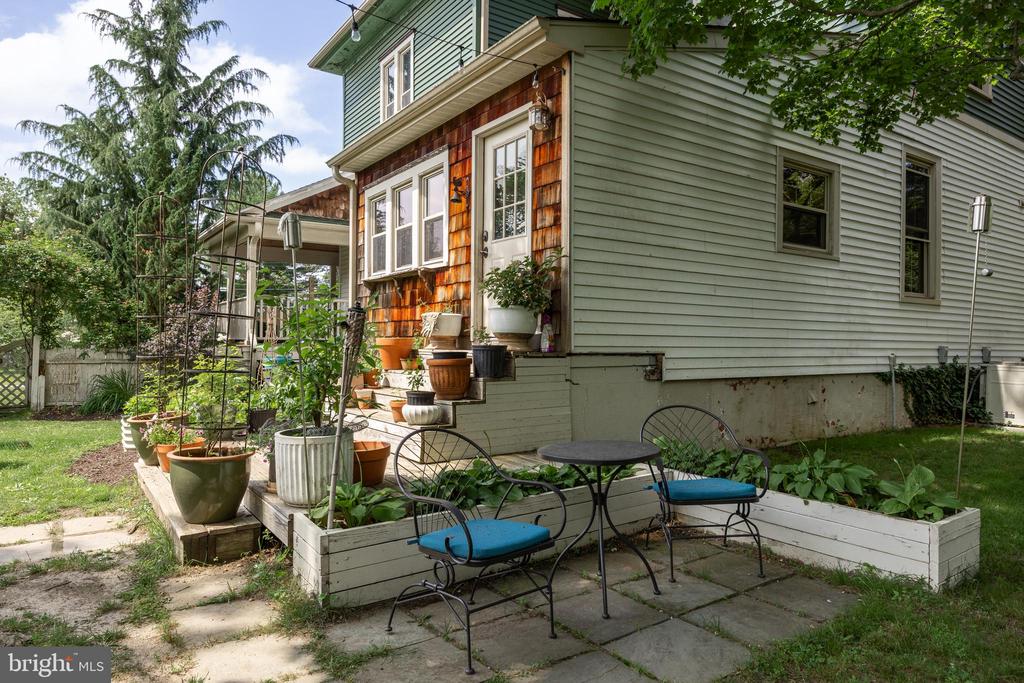 101 Warren Ave