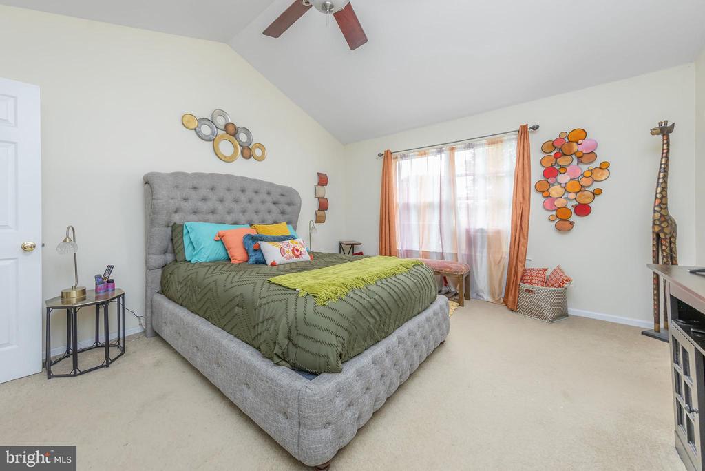 211 SPRUCE TRAIL