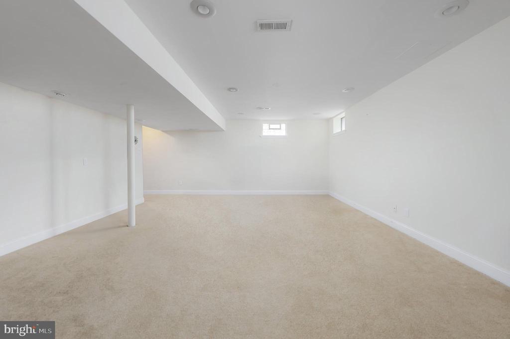 211 SPRUCE TRAIL