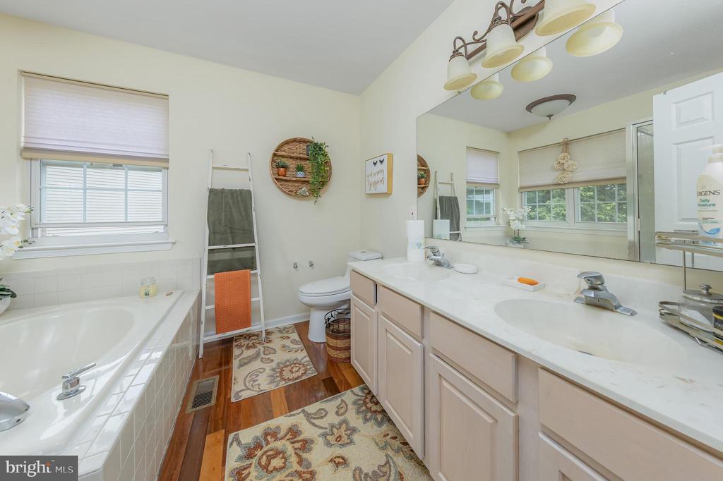 211 SPRUCE TRAIL