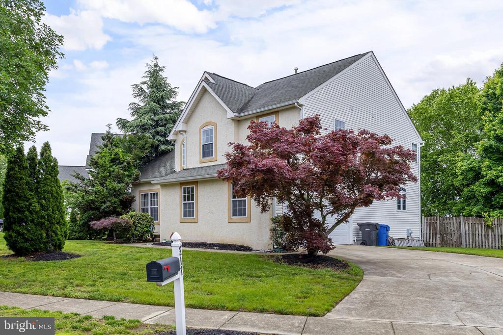 211 SPRUCE TRAIL