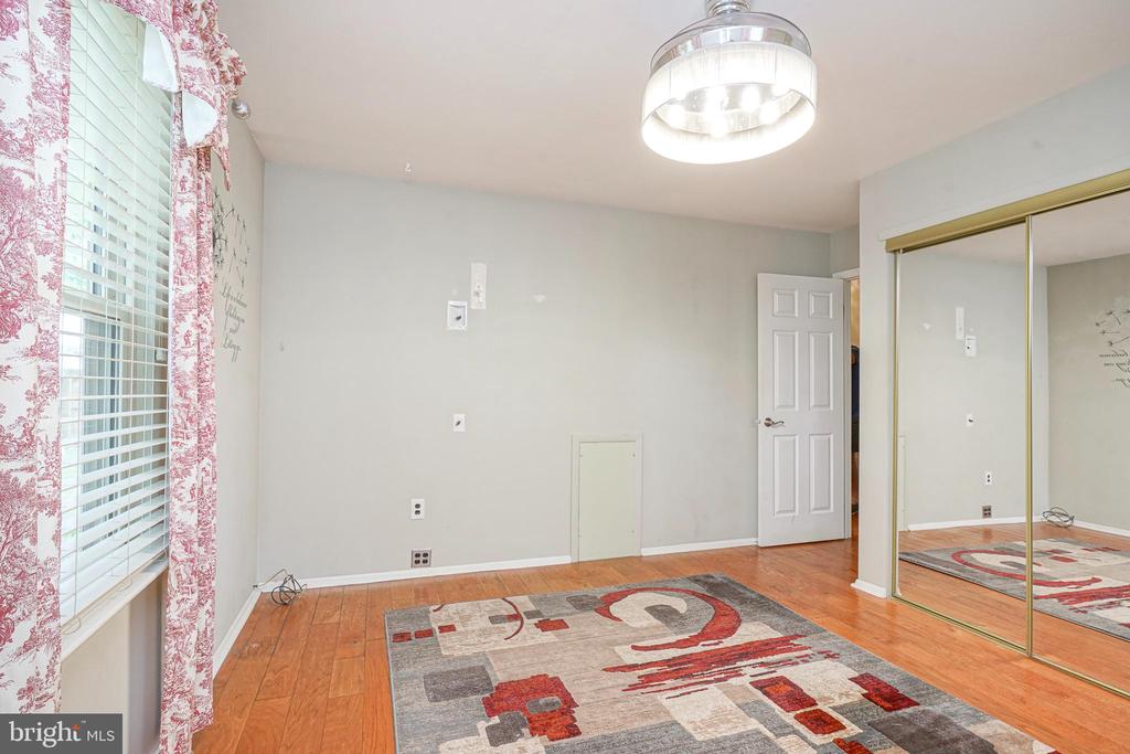 1035 S BEECHAM ROAD