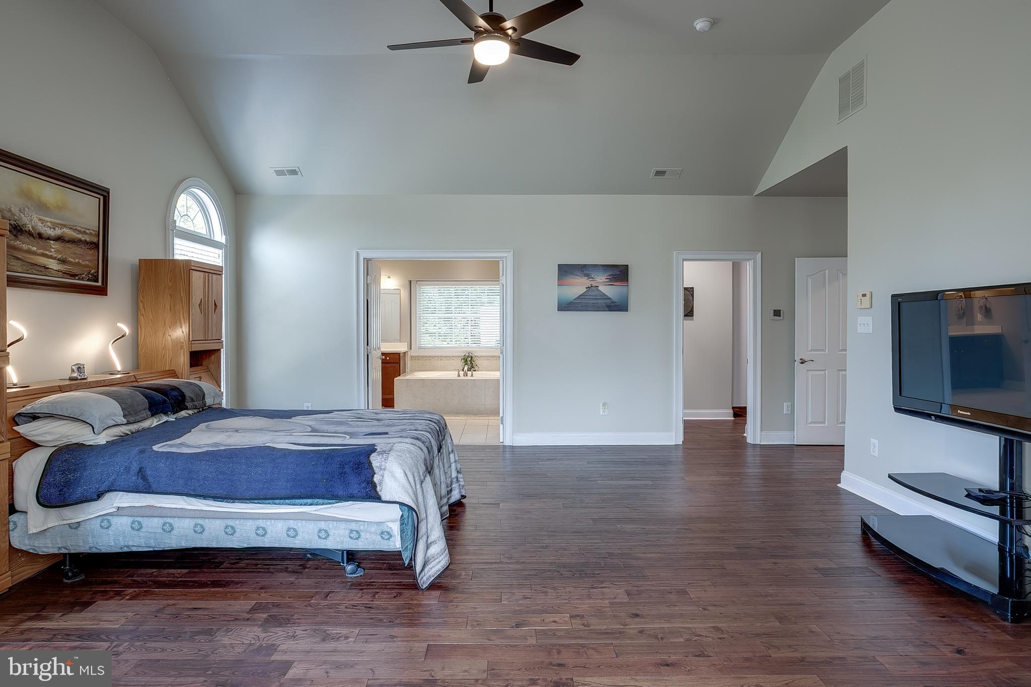 105 Hickory Ct