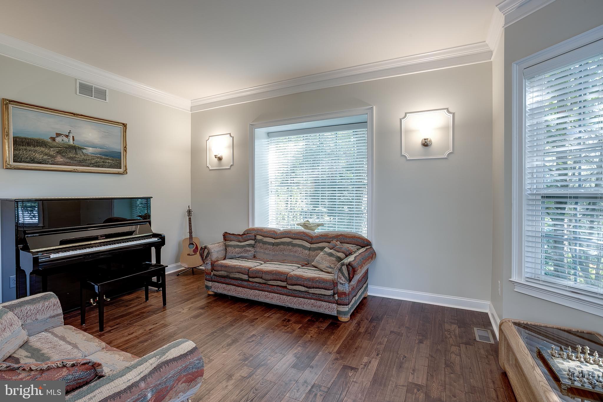 105 Hickory Ct