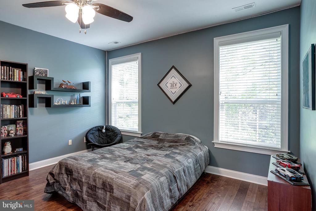 105 Hickory Ct