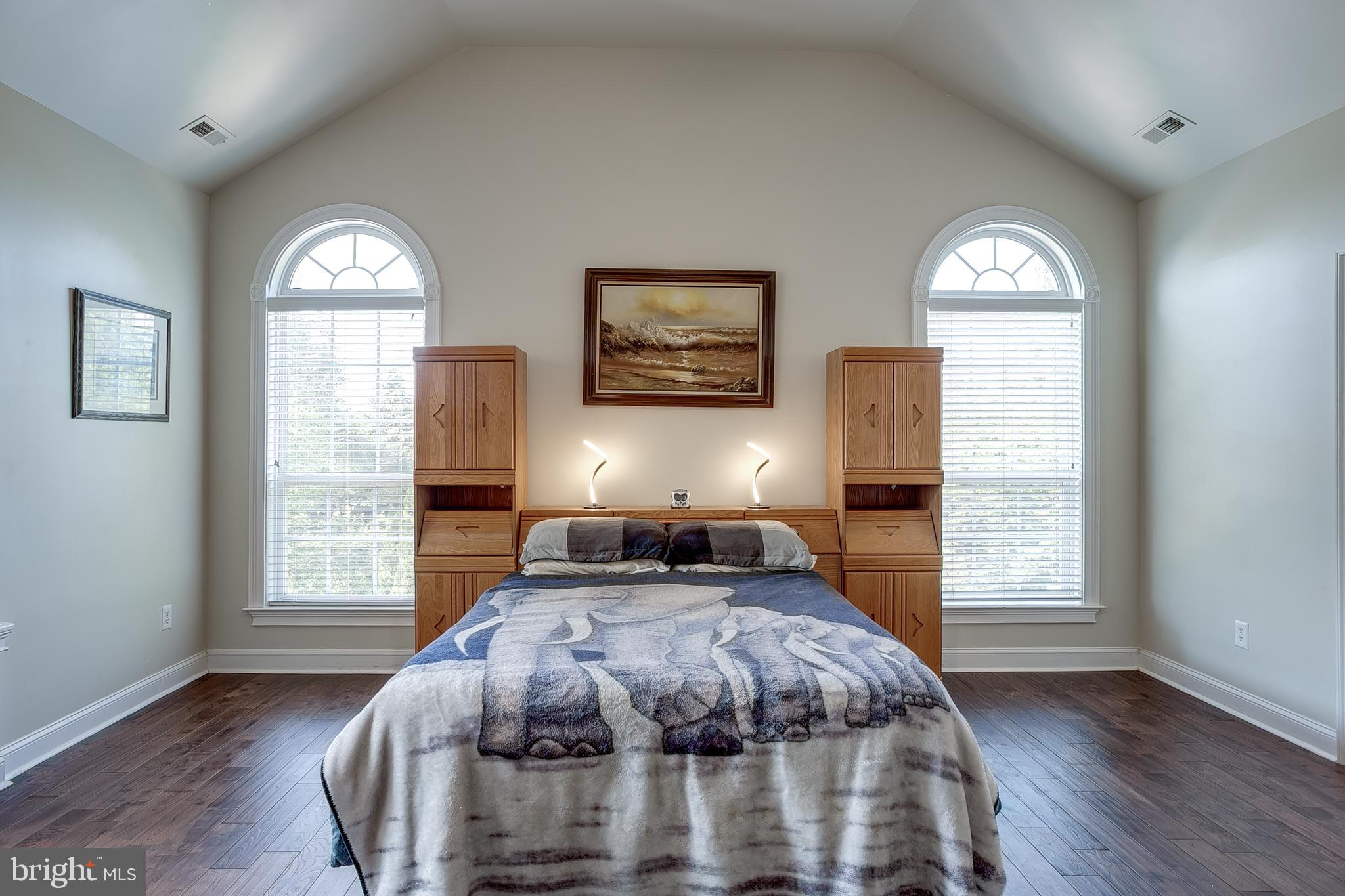 105 Hickory Ct