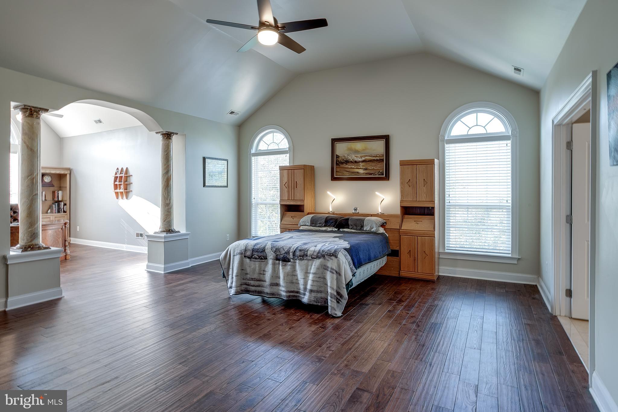 105 Hickory Ct