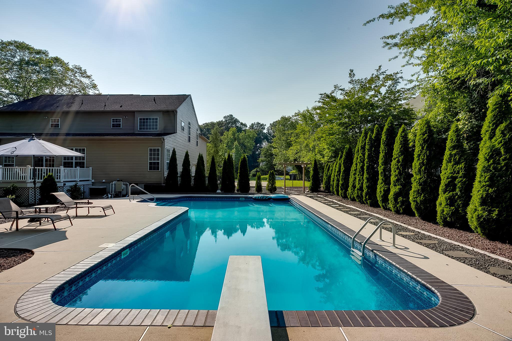 105 Hickory Ct