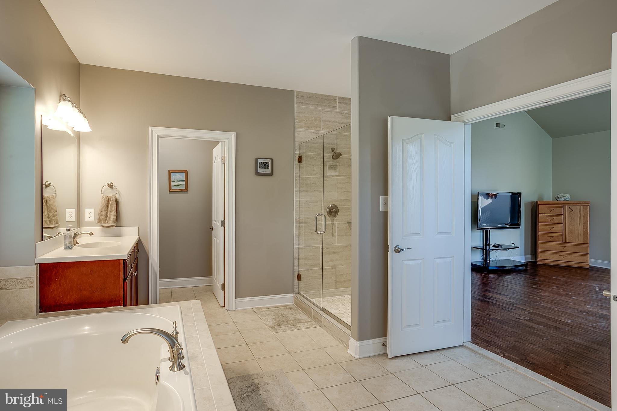 105 Hickory Ct
