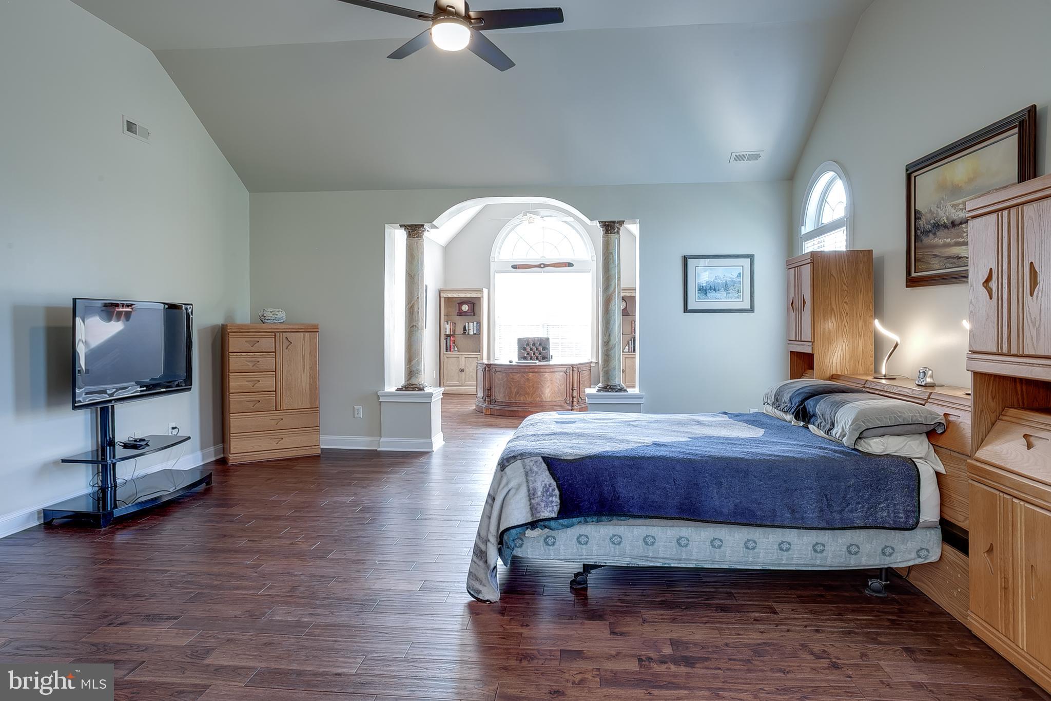 105 Hickory Ct