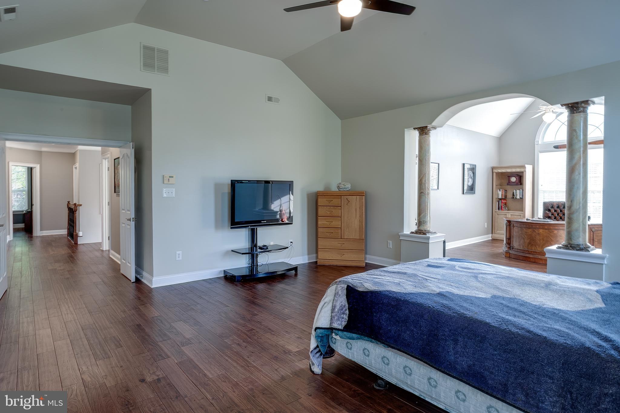 105 Hickory Ct